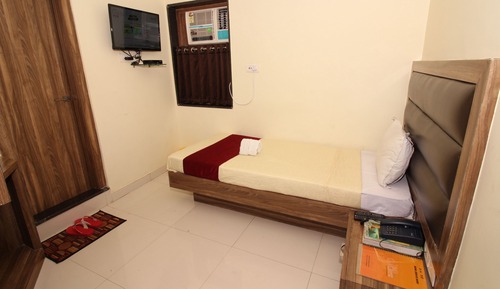 Comfort Single Room, 1 Twin Bed, Private Bathroom