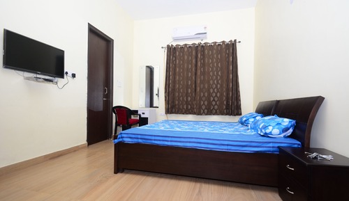 Deluxe Room, 1 Queen Bed, Ground Floor