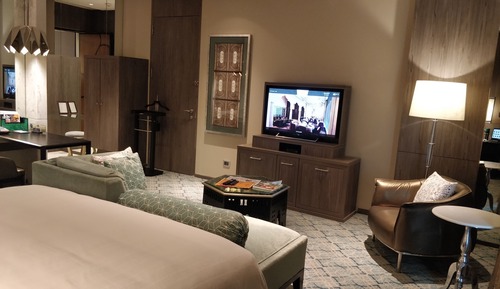 Executive Club, 1 Queen Bed, City view