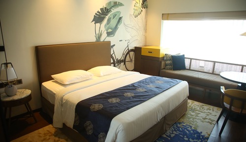 Executive Room, 1 King Bed, Smoking