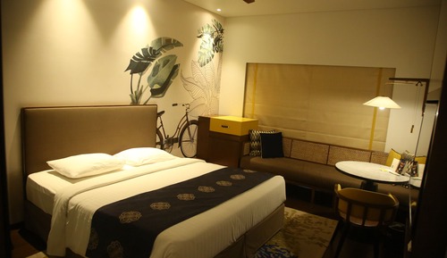 Room, 1 King Bed, Smoking