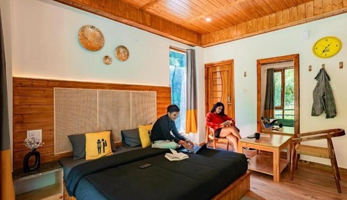 Deluxe Double Room with Balcony x B Block