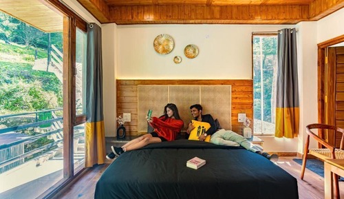 Deluxe Double Room x B Block