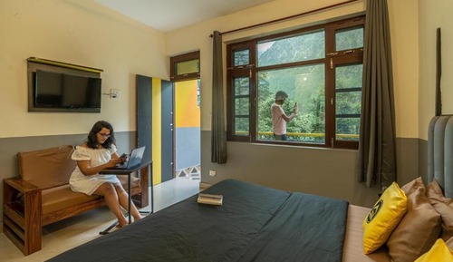 Deluxe Double Room with Balcony x A Block