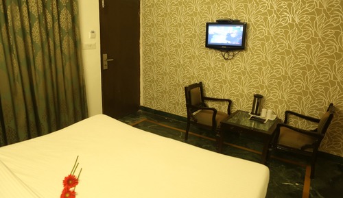 Economy Room 