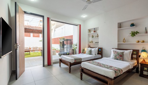 Luxury Villa, Balcony, Courtyard View