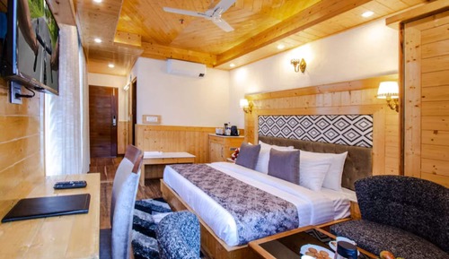 Deluxe Room, Balcony, Mountain View