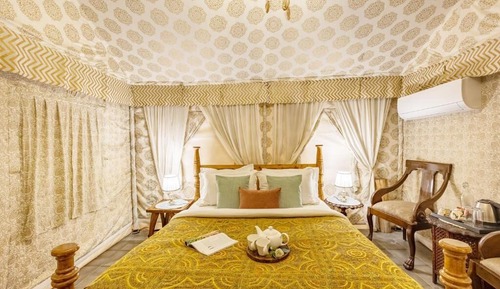 Deluxe Tent, Courtyard View