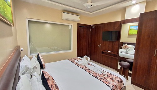 Suite, River View