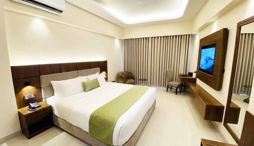 Superior Double Room, City View