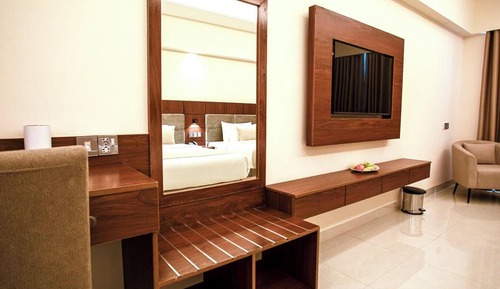 Premium Triple Room, City View