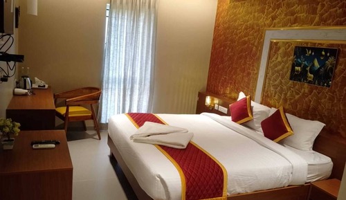 Classic Double Room, City View