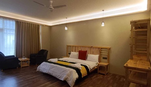 Deluxe Room, Balcony