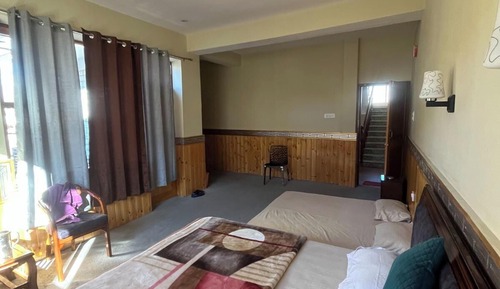 Super Deluxe Balcony Room