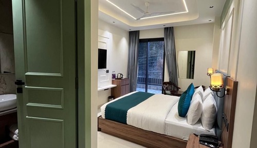 Deluxe Room, Hill View