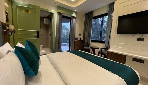 Deluxe Room, Courtyard View