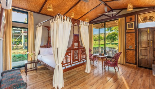 Premium Vintage Cottage with Balcony