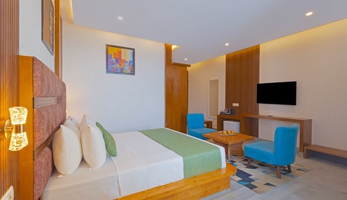 Valley View Classic Room with Balcony