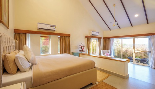 Cottage, Jetted Tub (CliffEdge)