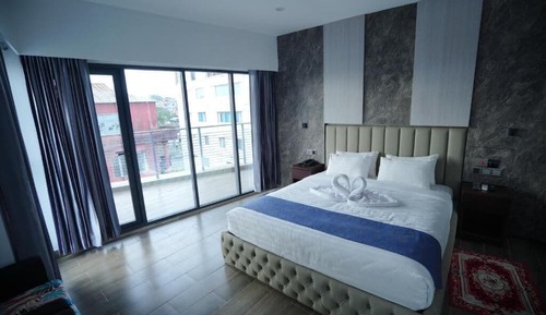 Luxury Suite
