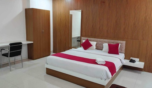 Deluxe Double Room, 1 Bedroom, Smoking, City View