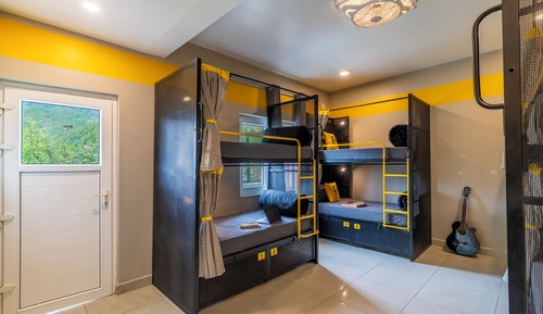 Bed in 8 Bed Mixed Dormitory with Balcony
