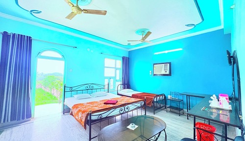 Deluxe Triple Room, City View