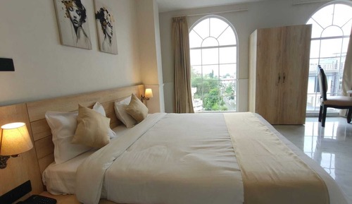 Honeymoon Room