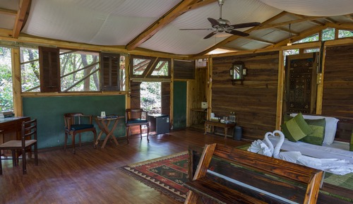 Luxury Cabin Forest View with Bathtub