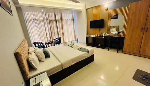 Deluxe Double Room, City View