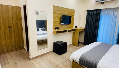 Deluxe Double or Twin Room