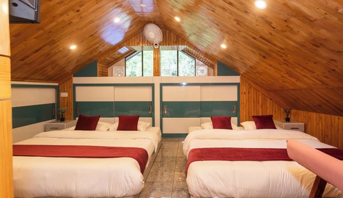 Family Wooden Suite with Terrace