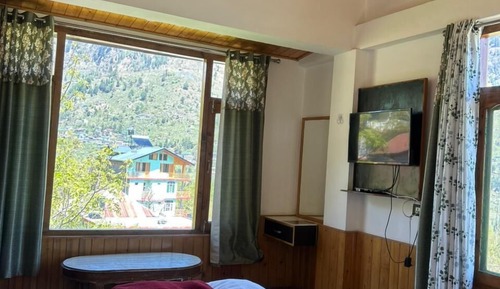 Panoramic Room