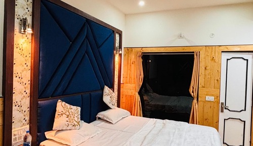 Single Room, City View
