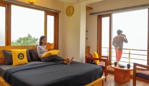 Superior Double Room with Balcony and Valley View x A Block