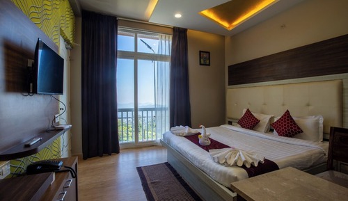Deluxe Room, Balcony, Mountain View