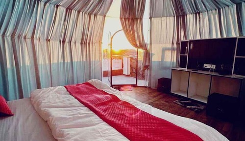 Royal Studio Suite, Balcony, Mountain View