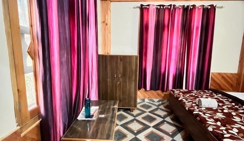 Deluxe Twin Room, 1 Queen Bed, Hill View