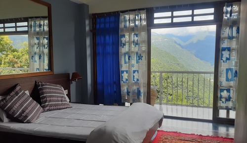 Family Double Room, Balcony, Valley View