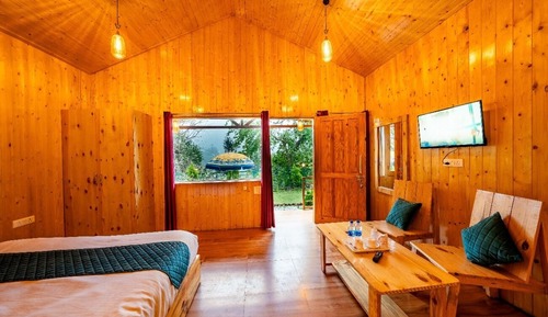 Deluxe Room, Balcony, Mountain View
