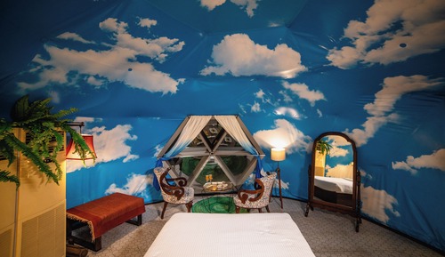 Geodesic Room