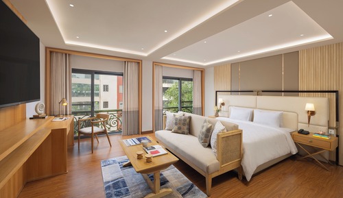 Luxe Queen Room