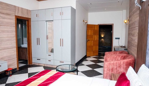 Premium Room