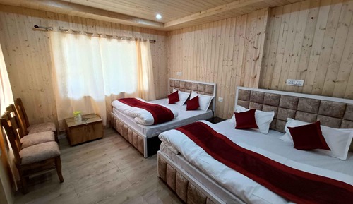 Deluxe four bed room