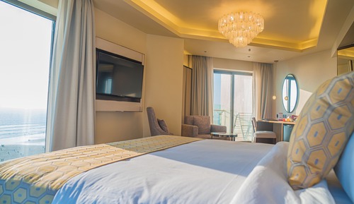 Deluxe Room, 1 King Bed, Non Smoking (Super)