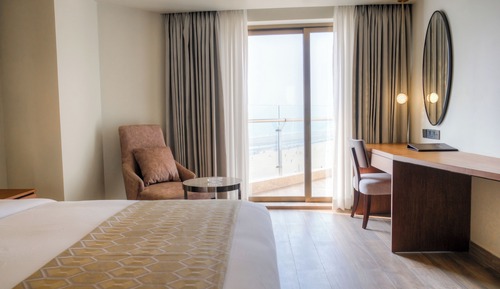 Room, 1 King Bed, Non Smoking, Oceanfront