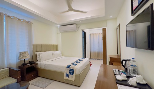 Deluxe Suite, City View