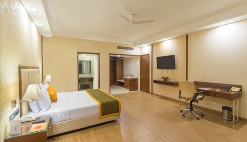 Club Room, 1 King Bed