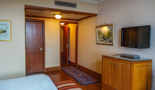 Deluxe Room, 1 King Bed, Garden View