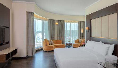 Junior Suite (Non-Smoking)